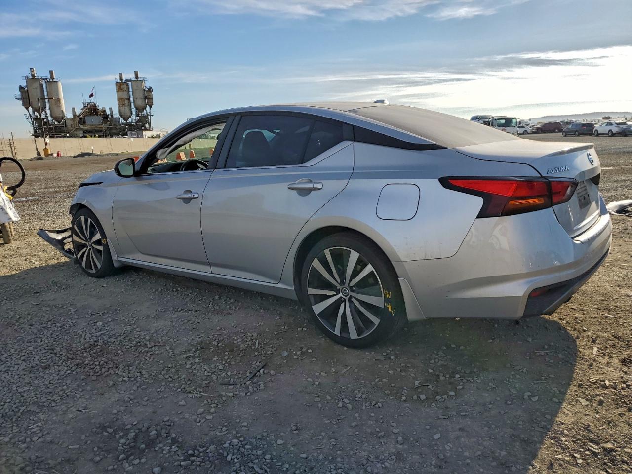 2019 NISSAN ALTIMA SR photo 2