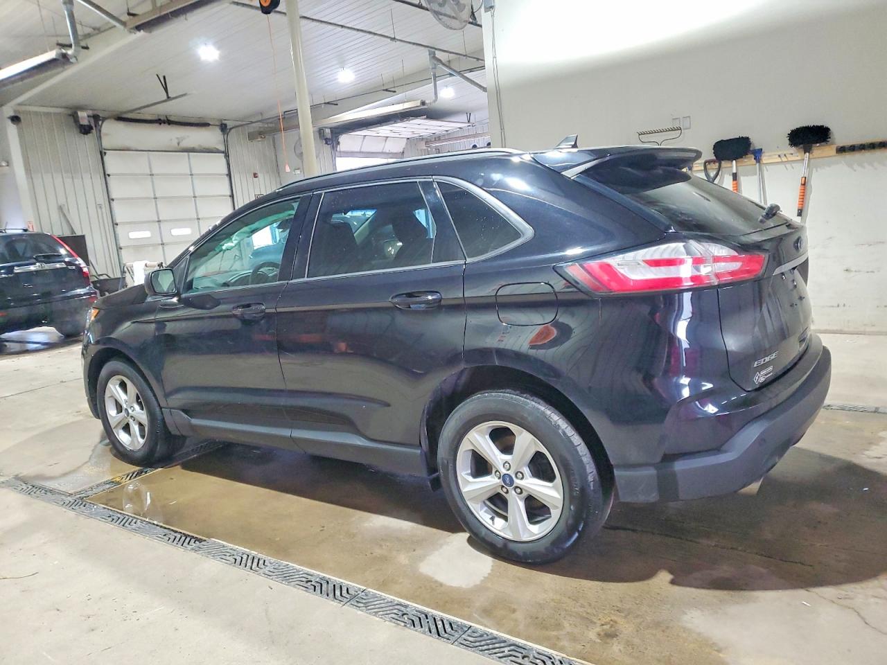 2020 FORD EDGE SE photo 2