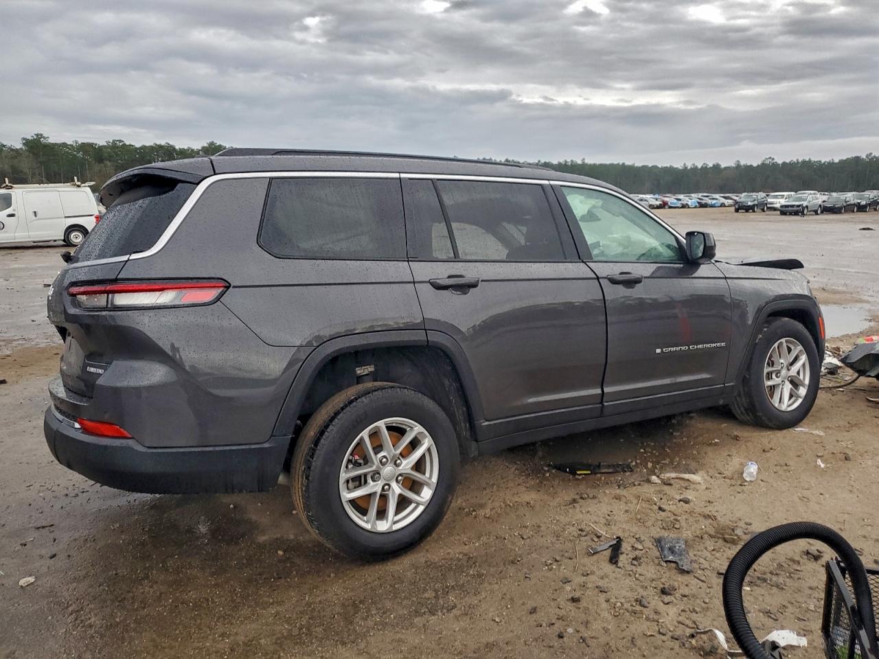 2024 JEEP GRAND CHEROKEE L LAREDO photo 5