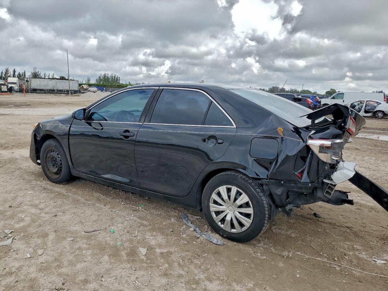 2012 TOYOTA CAMRY BASE photo 2