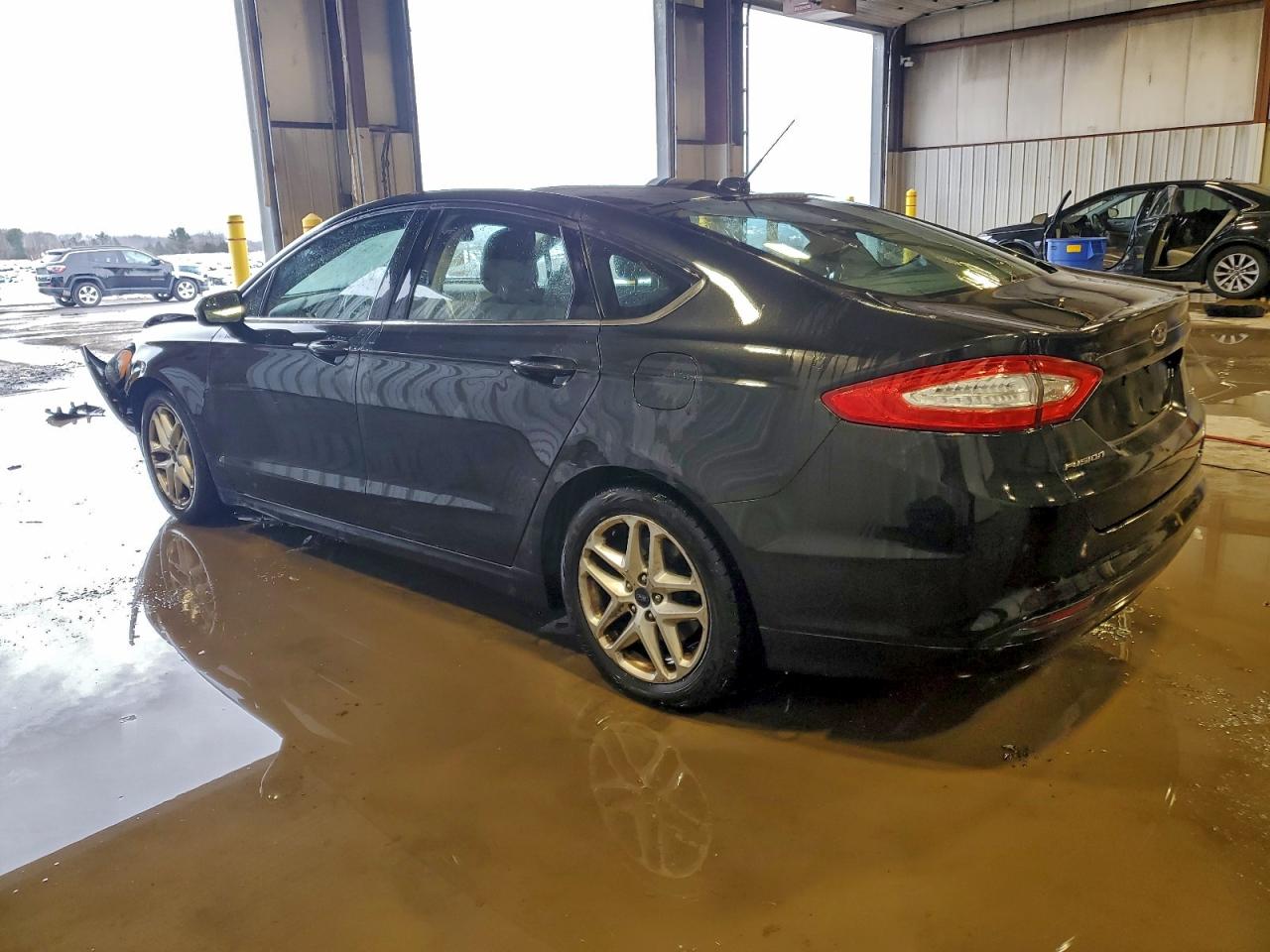 2013 FORD FUSION SE photo 2