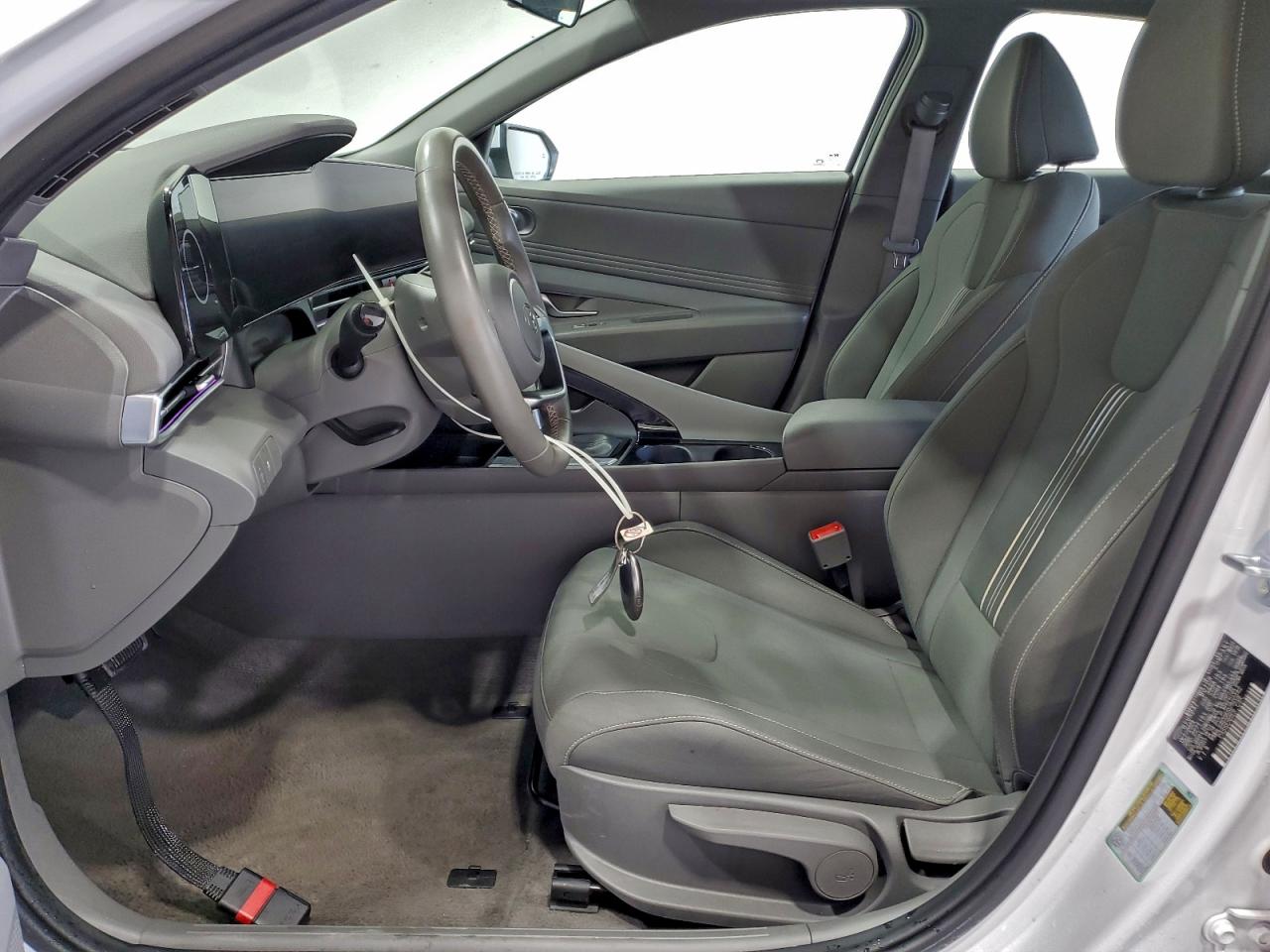 2025 HYUNDAI ELANTRA SEL photo 7