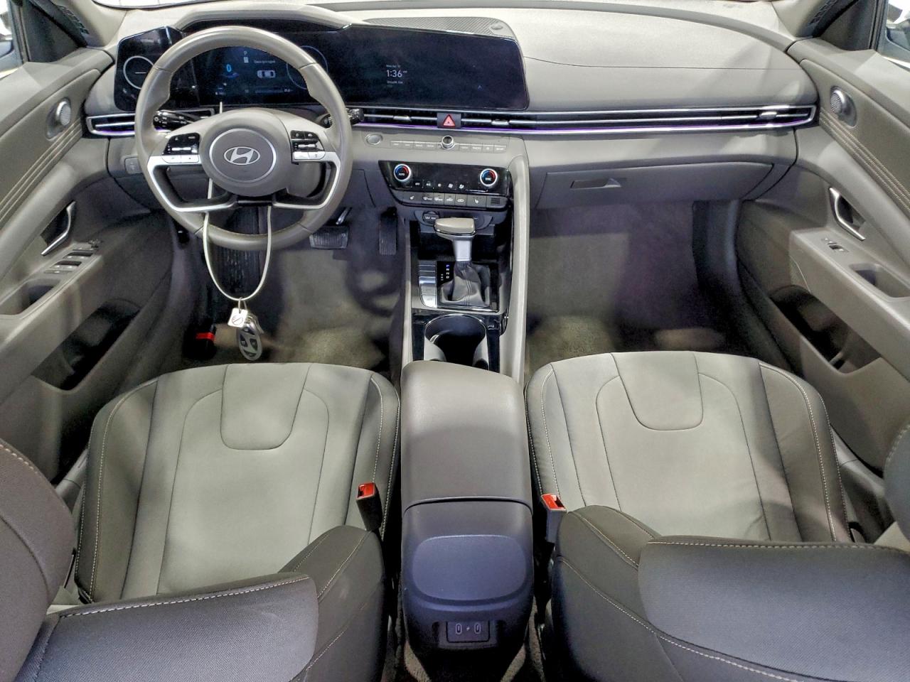 2025 HYUNDAI ELANTRA SEL photo 8