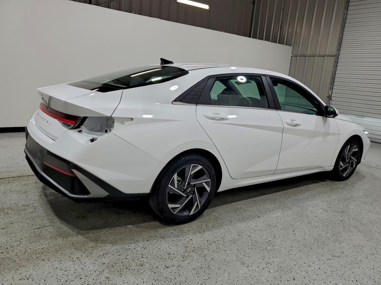 2025 HYUNDAI ELANTRA SEL photo 3