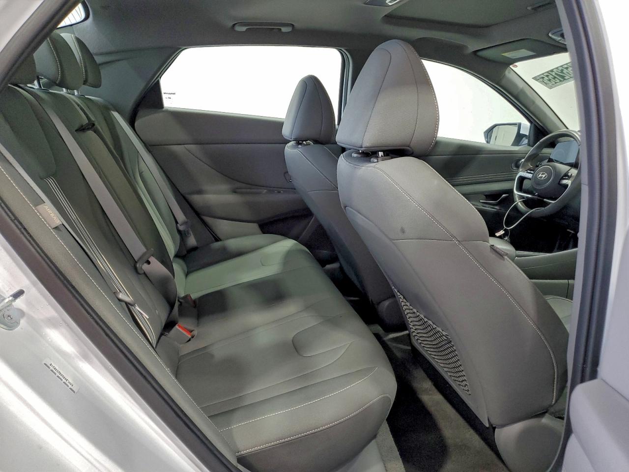 2025 HYUNDAI ELANTRA SEL photo 10