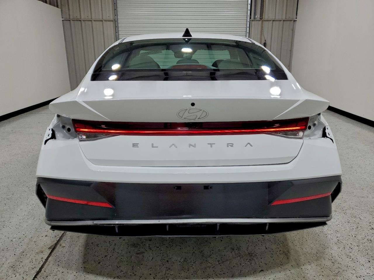 2025 HYUNDAI ELANTRA SEL photo 6