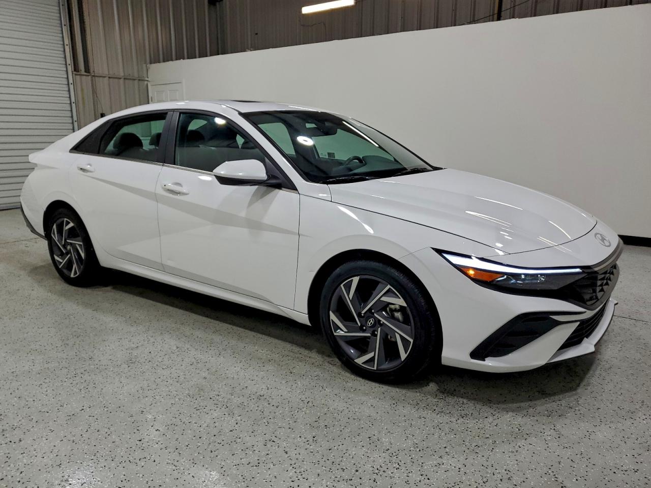 2025 HYUNDAI ELANTRA SEL photo 4