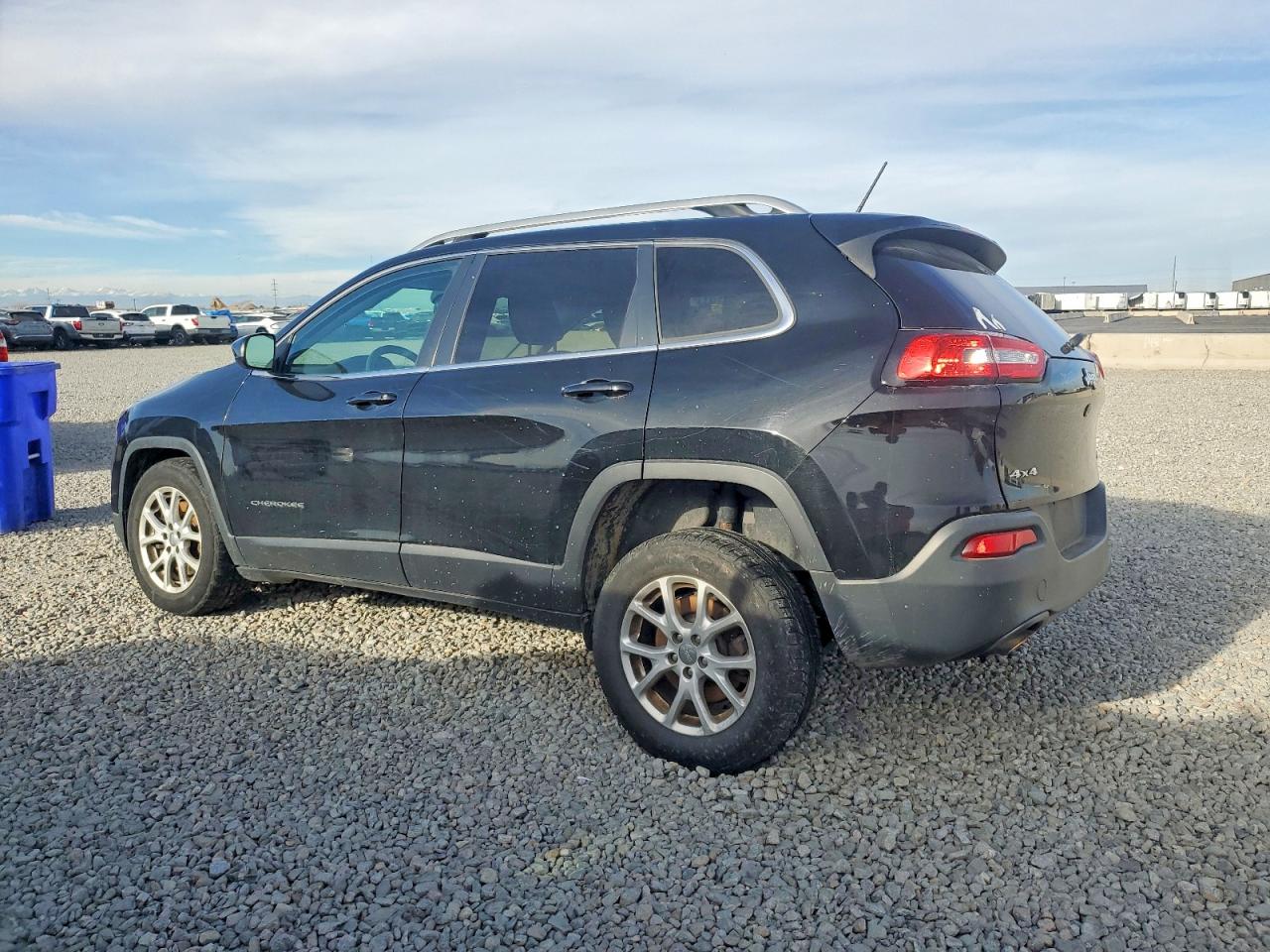 2018 JEEP CHEROKEE LATITUDE photo 2