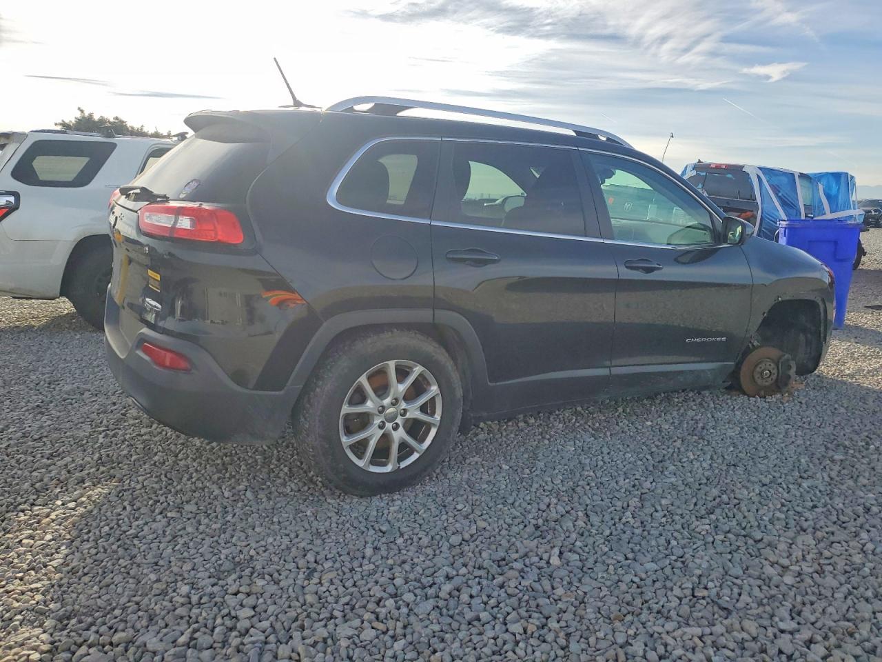 2018 JEEP CHEROKEE LATITUDE photo 3