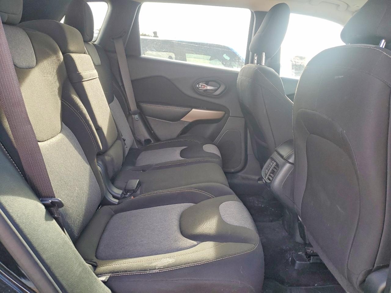 2018 JEEP CHEROKEE LATITUDE photo 11