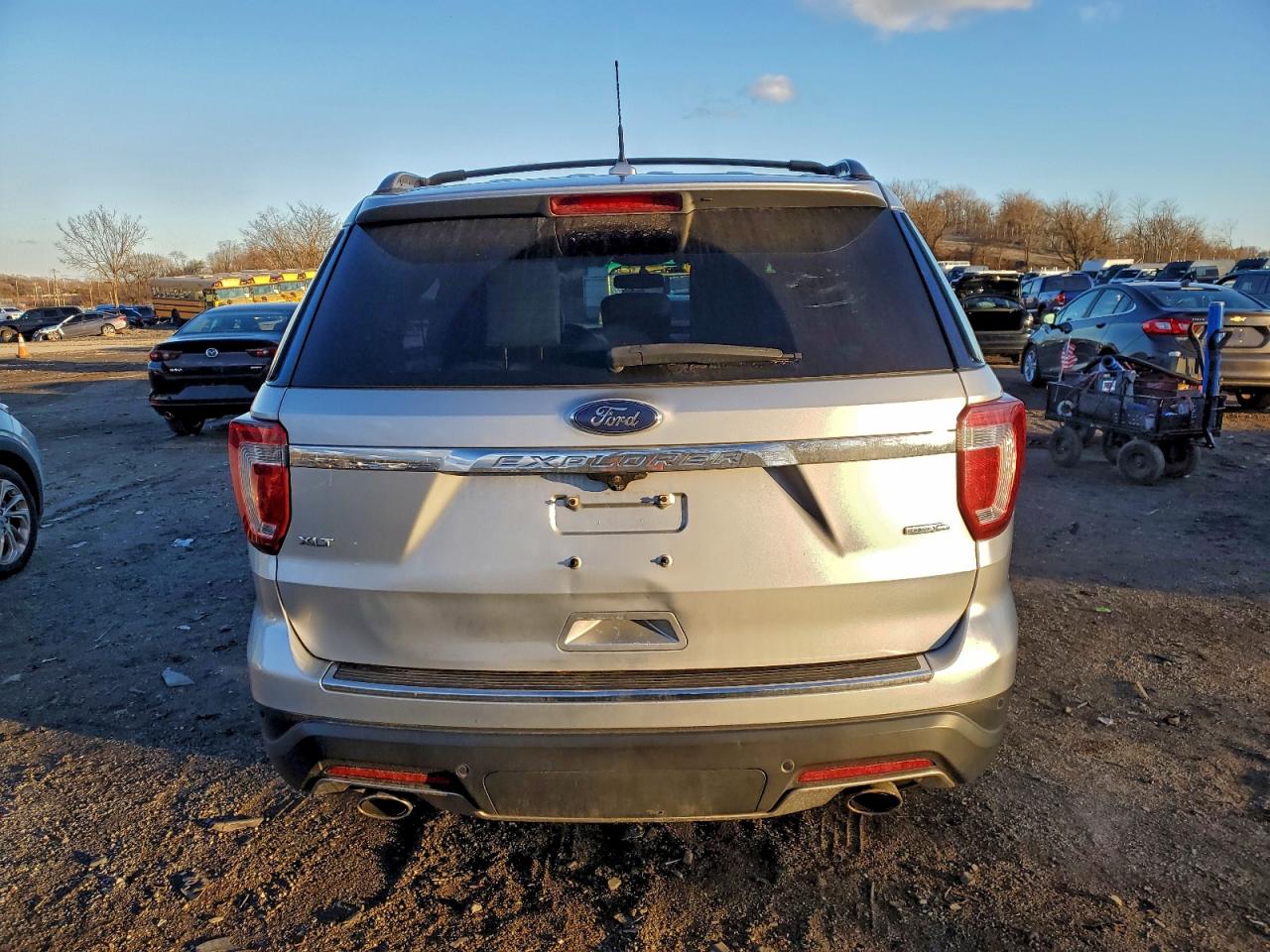 2018 FORD EXPLORER XLT photo 6