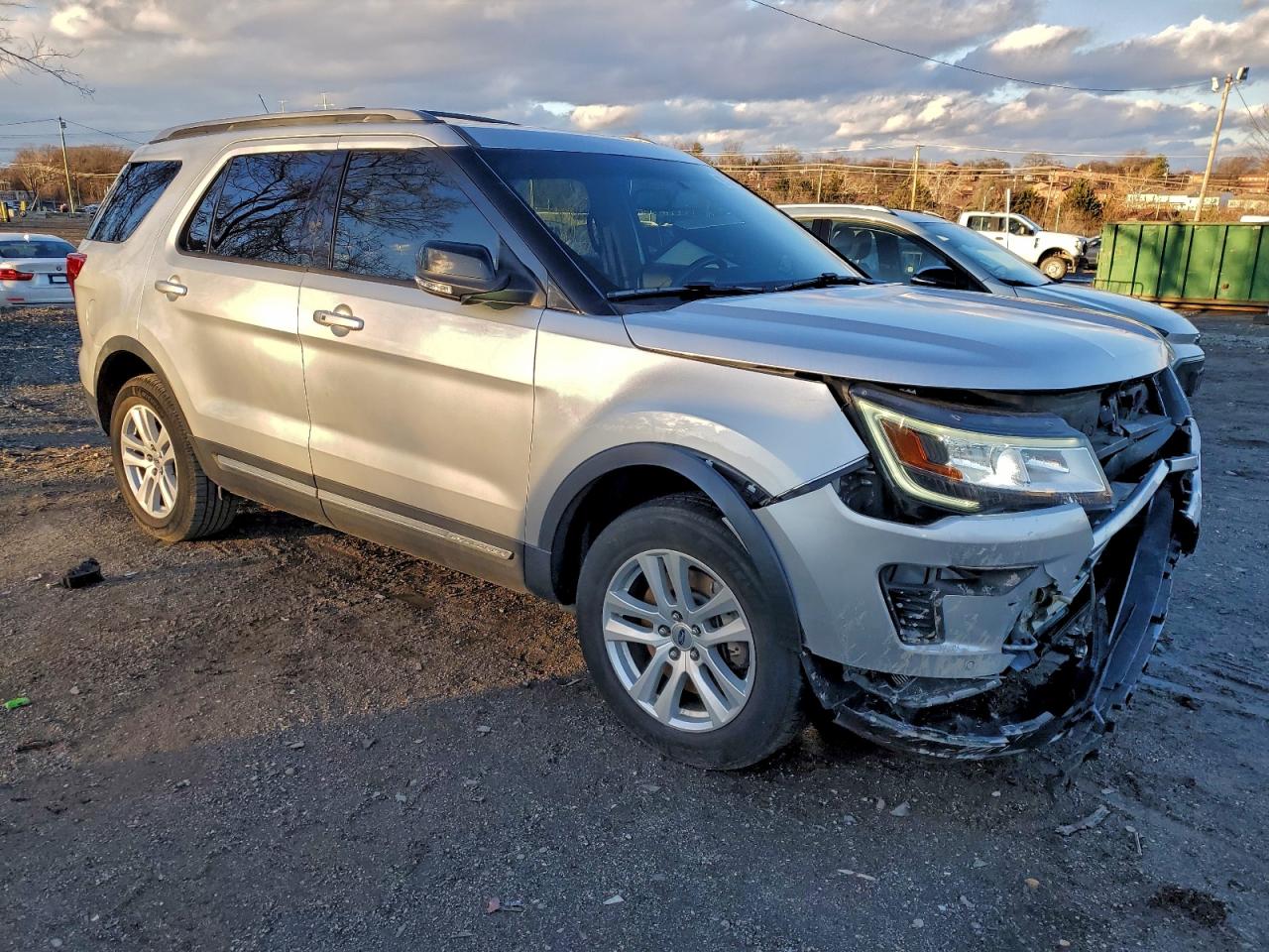 2018 FORD EXPLORER XLT photo 4