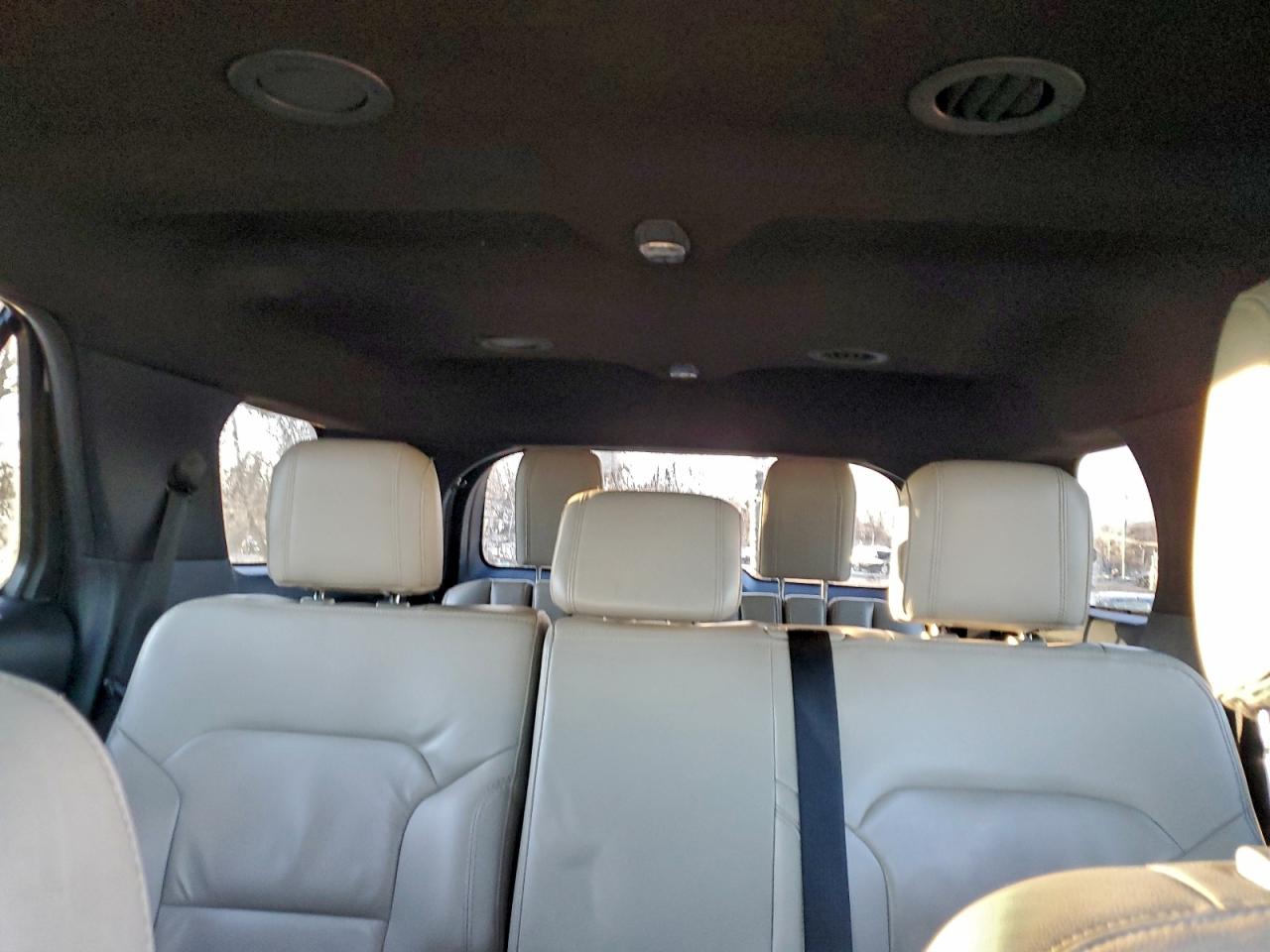 2018 FORD EXPLORER XLT photo 10
