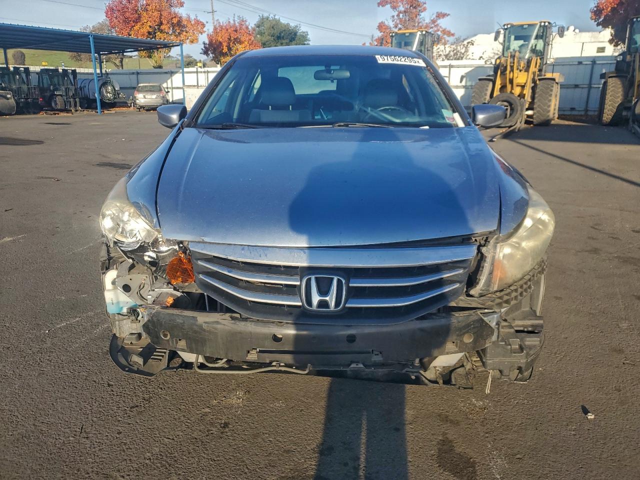 2011 HONDA ACCORD LX photo 5