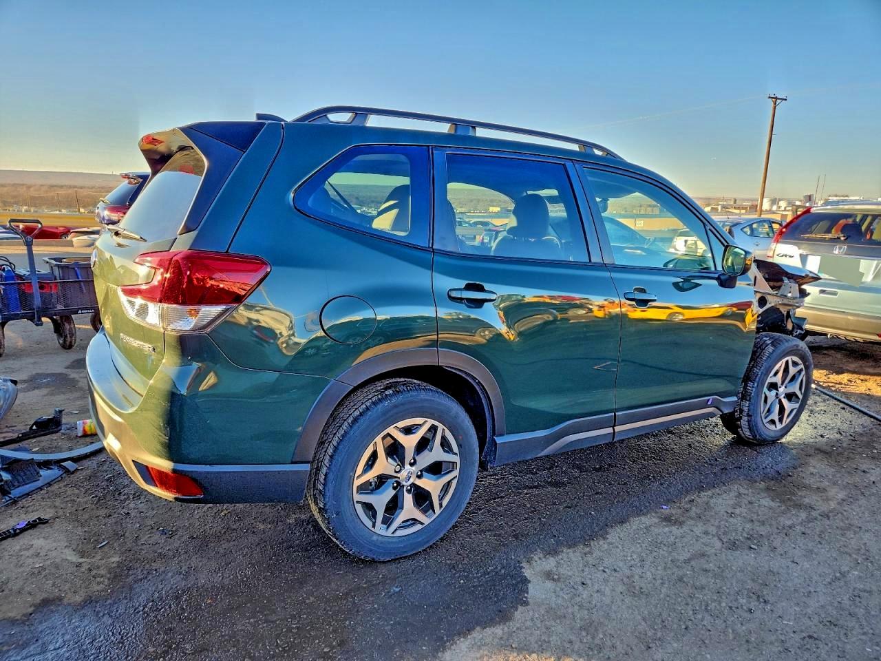 2024 SUBARU FORESTER PREMIUM photo 3