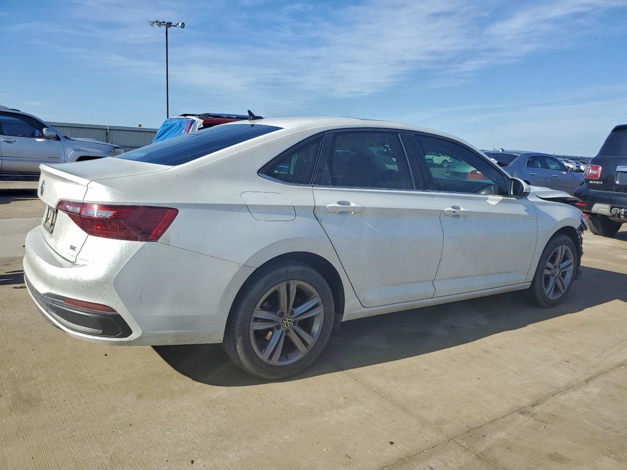 2023 VOLKSWAGEN JETTA SE photo 5