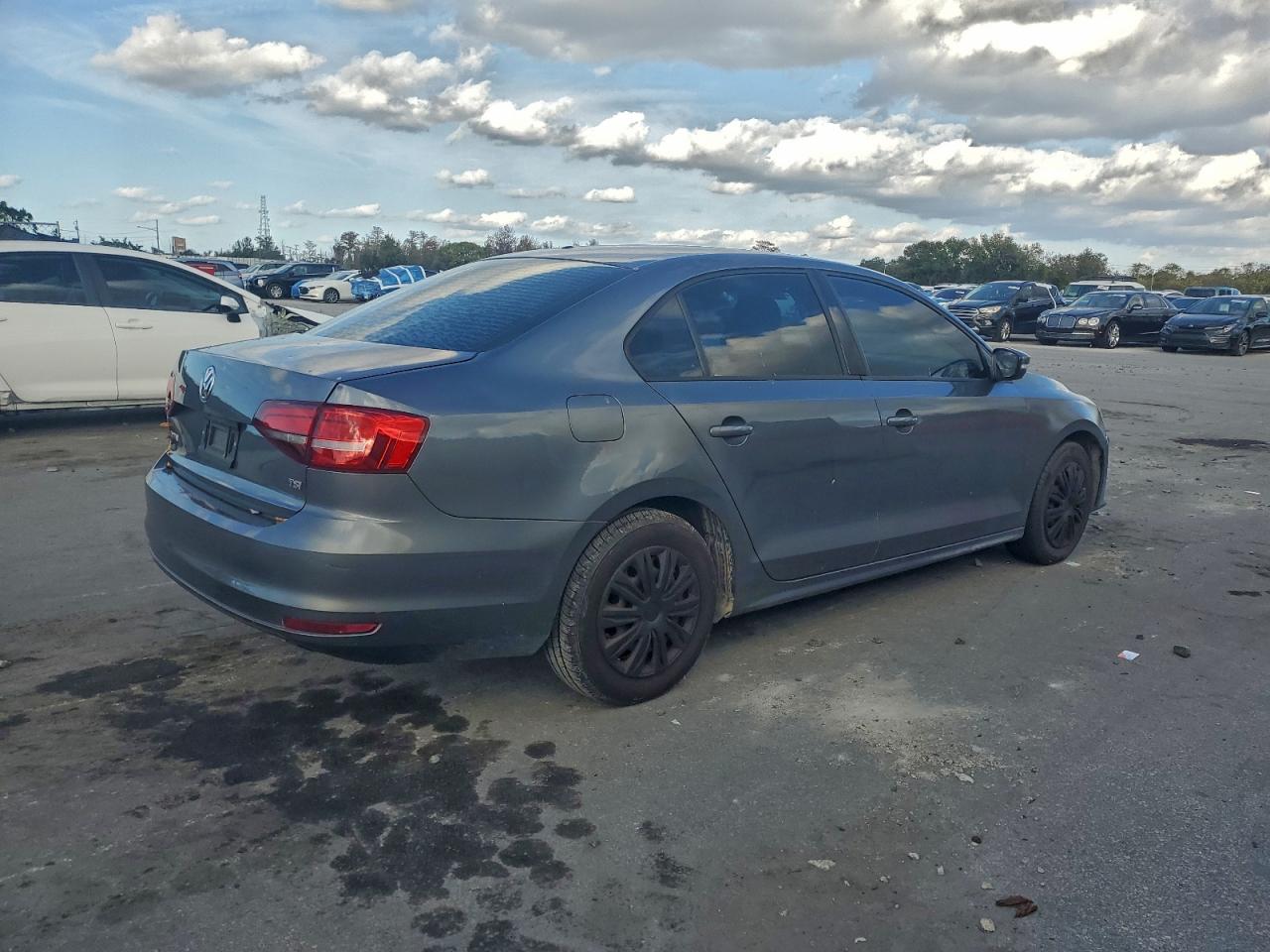 2016 VOLKSWAGEN JETTA S photo 3