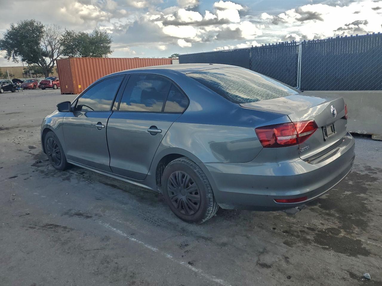 2016 VOLKSWAGEN JETTA S photo 2