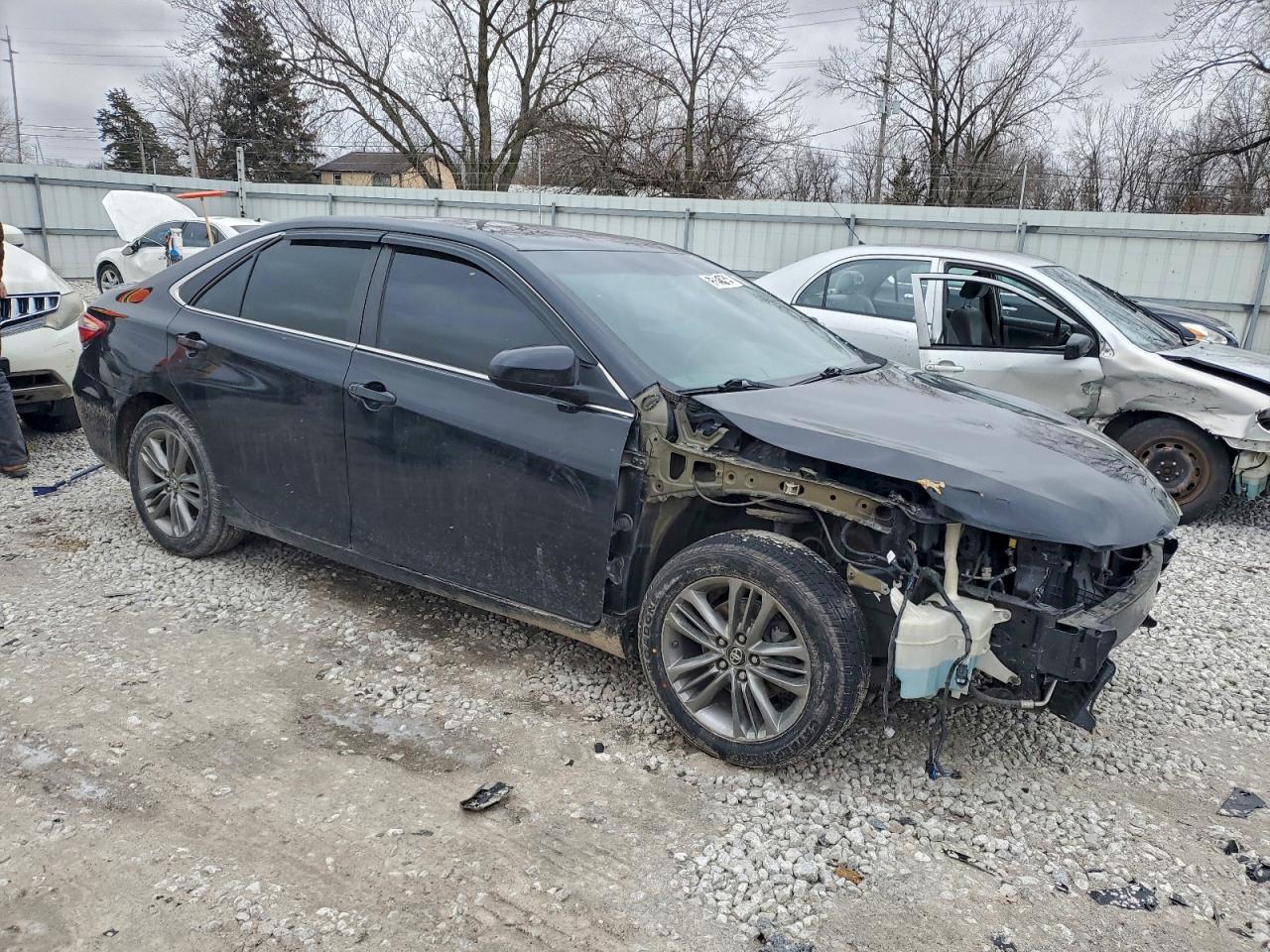 2017 TOYOTA CAMRY LE photo 4