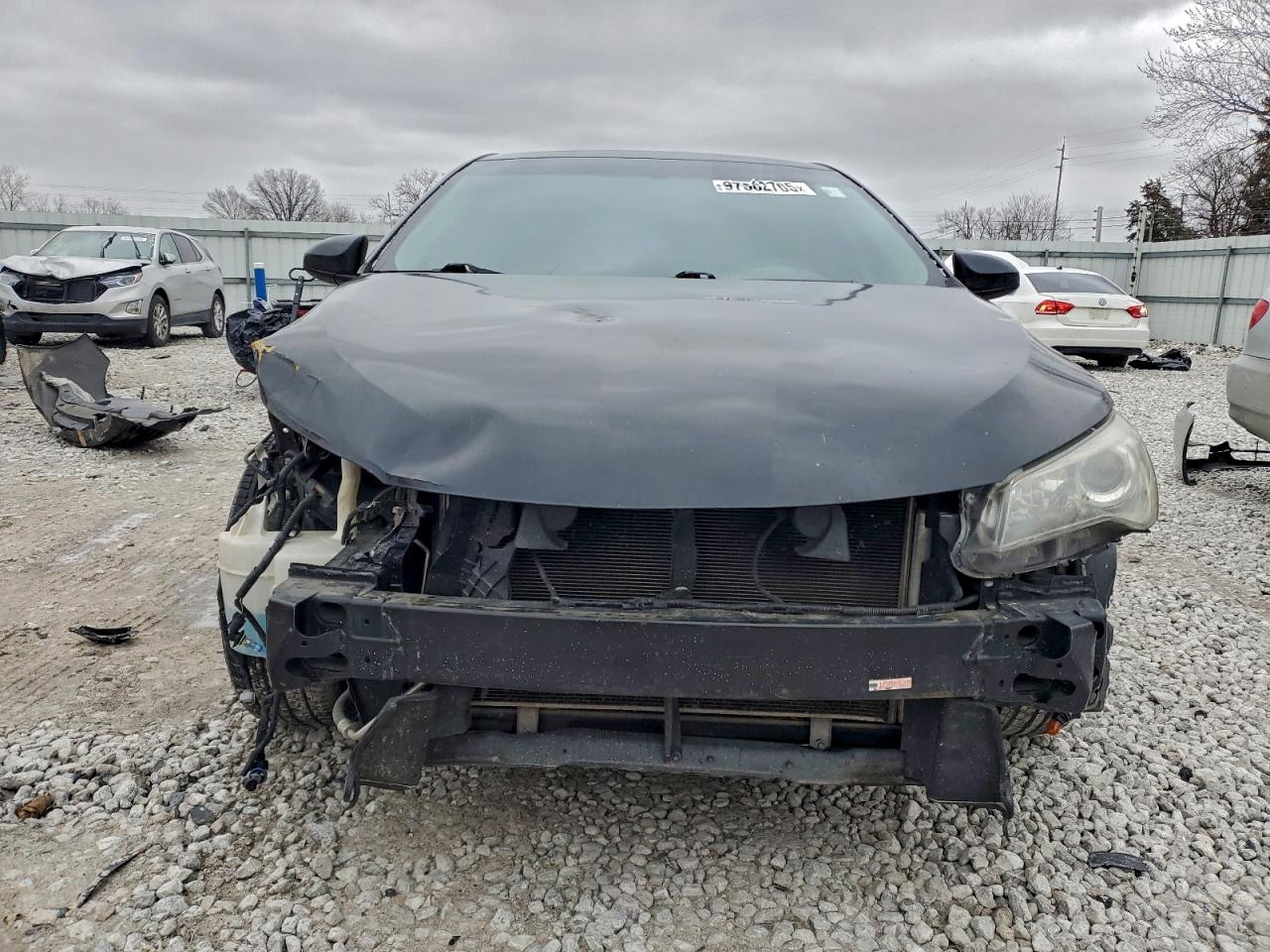 2017 TOYOTA CAMRY LE photo 5