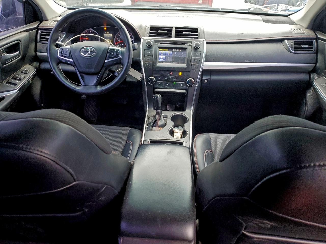 2017 TOYOTA CAMRY LE photo 8