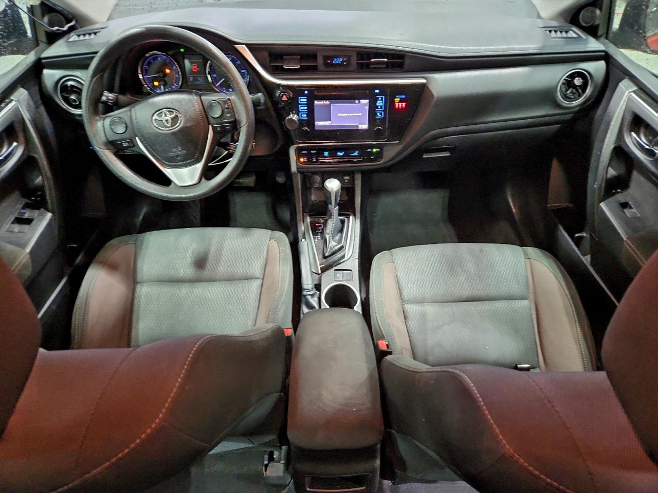 2019 TOYOTA COROLLA L photo 8