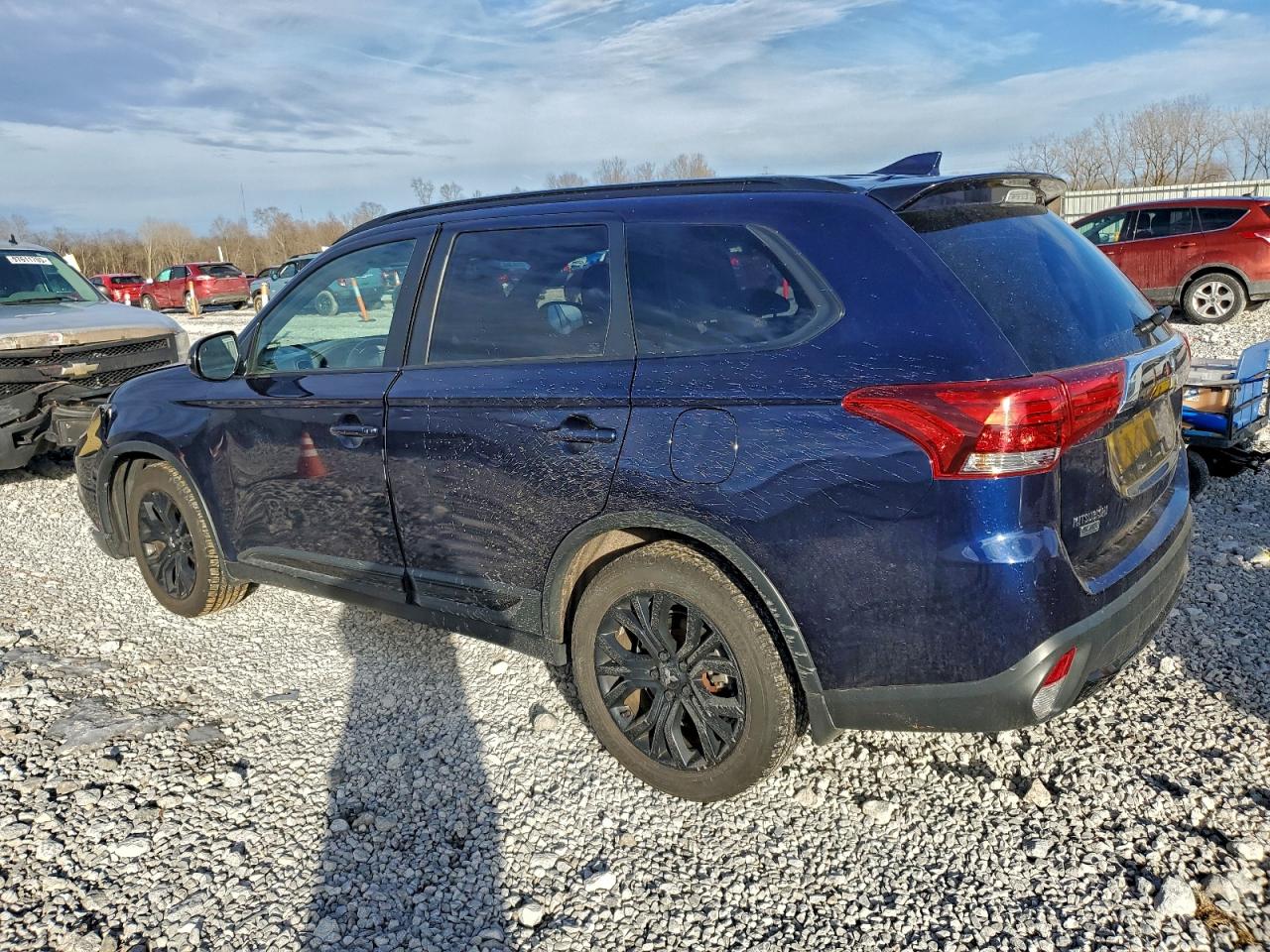 2018 MITSUBISHI OUTLANDER SE photo 2