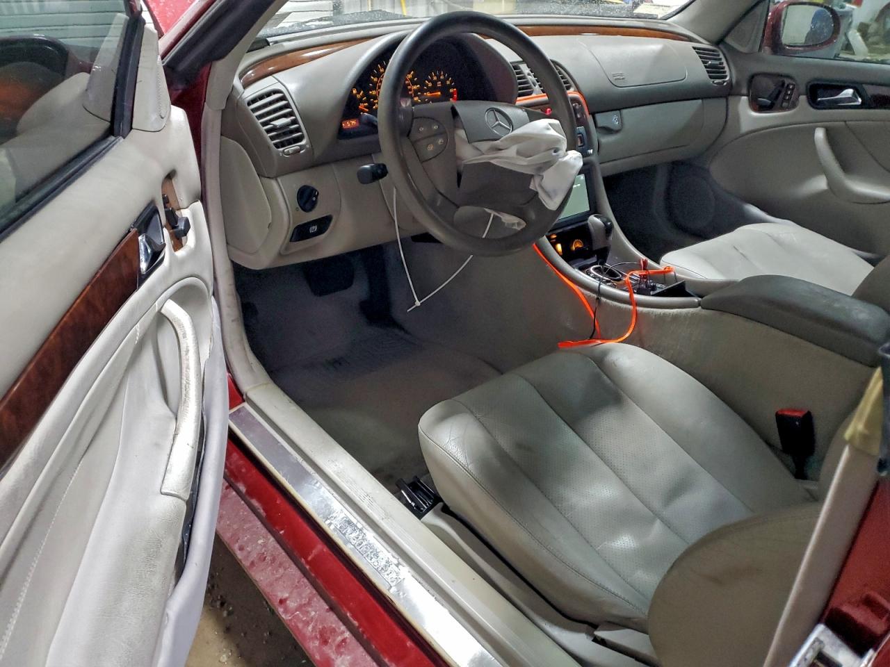 2001 MERCEDES-BENZ CLK 320 photo 8