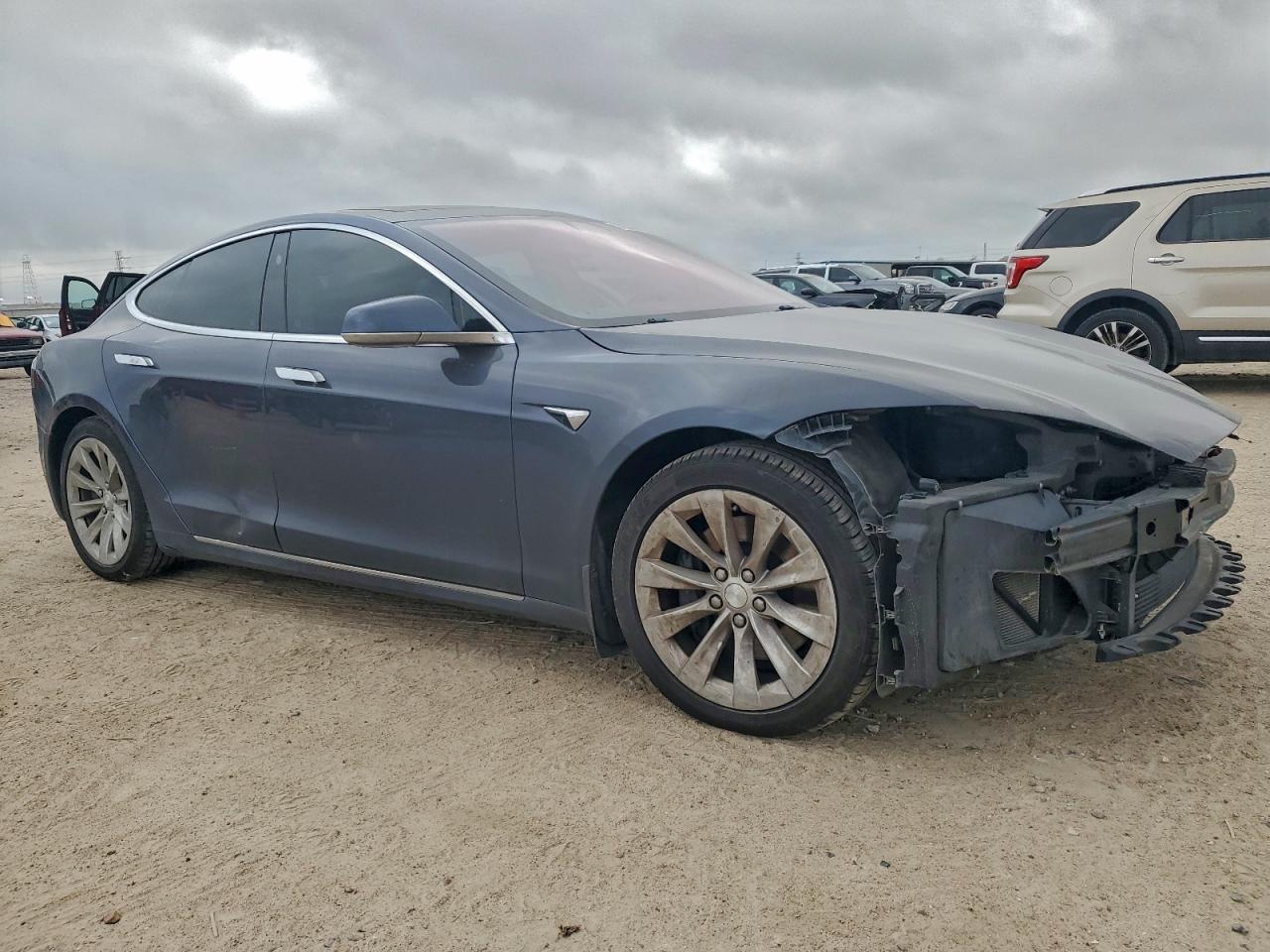 2018 TESLA MODEL S photo 13