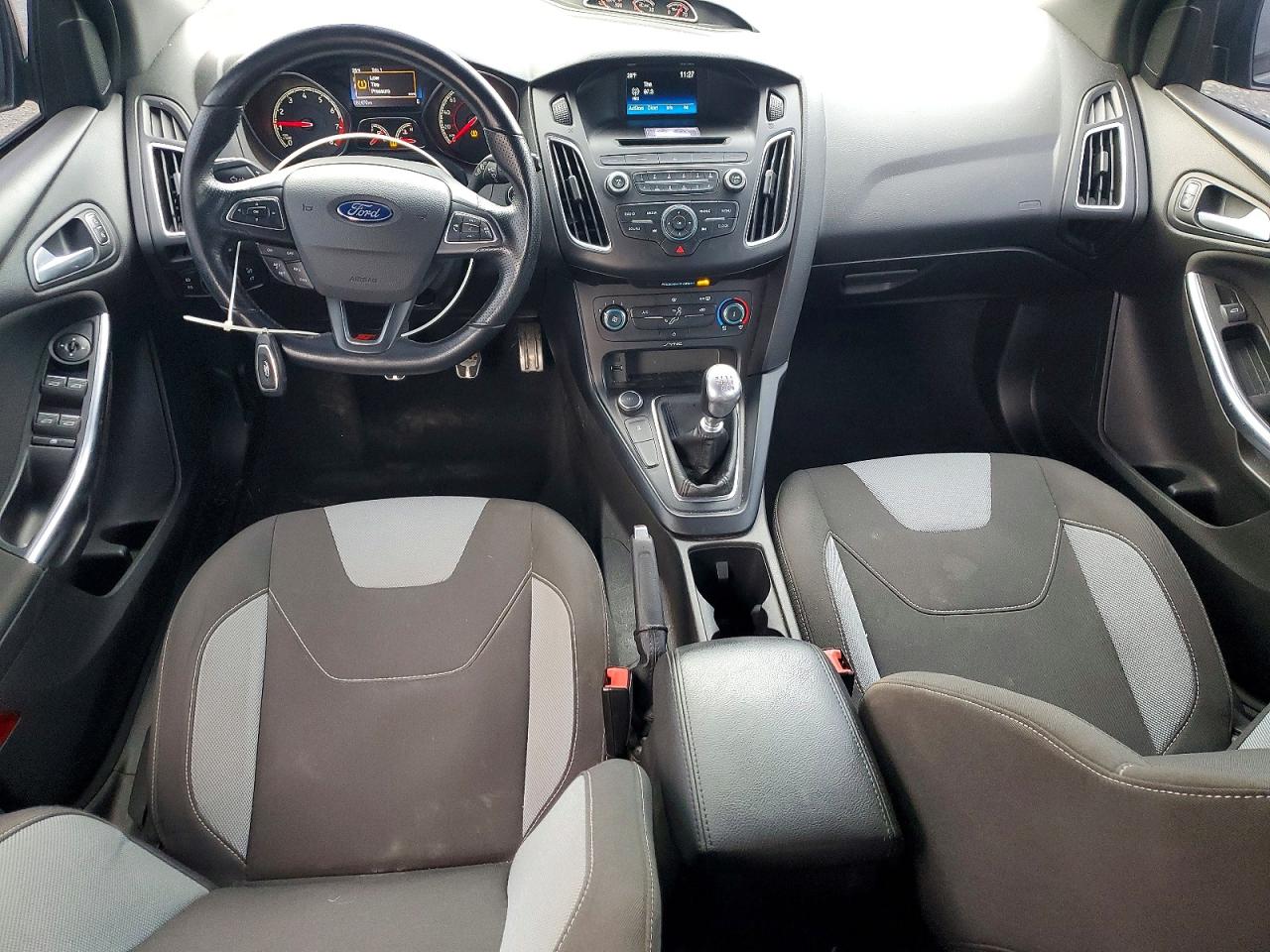 2017 FORD FOCUS ST photo 8