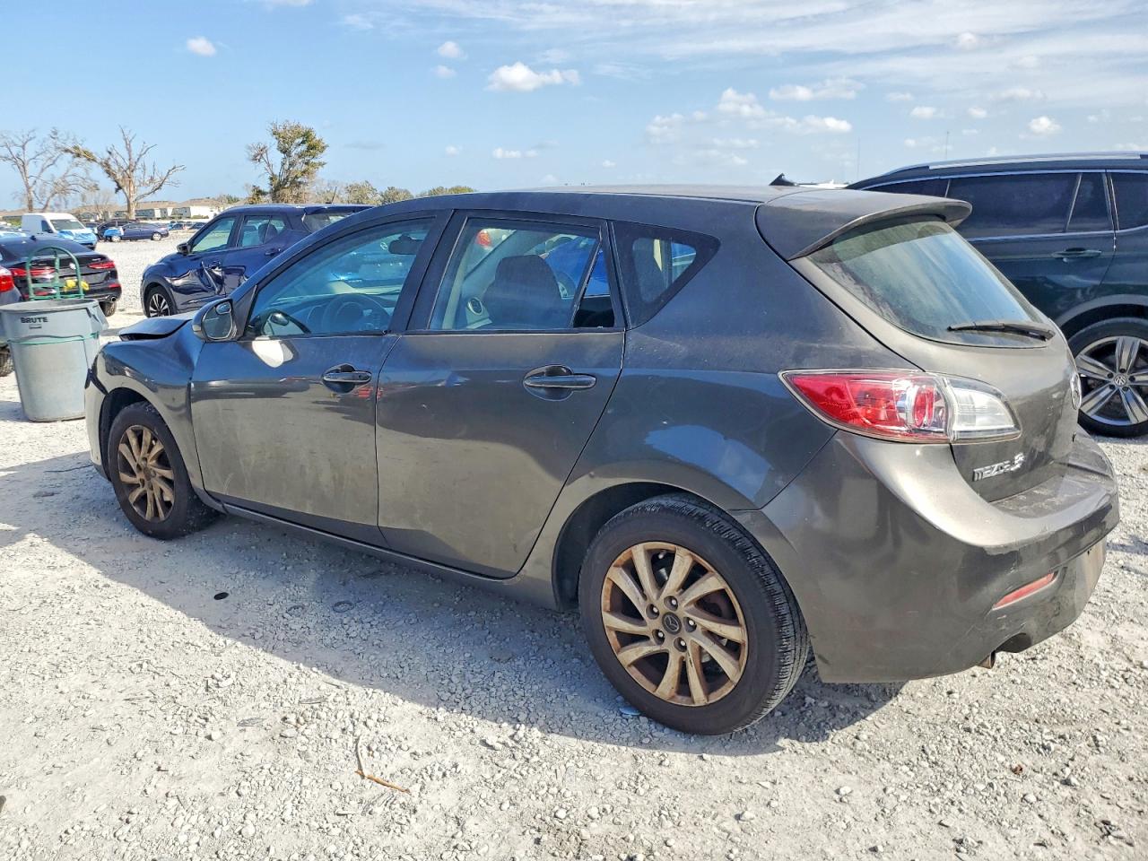 2013 MAZDA 3 I photo 2