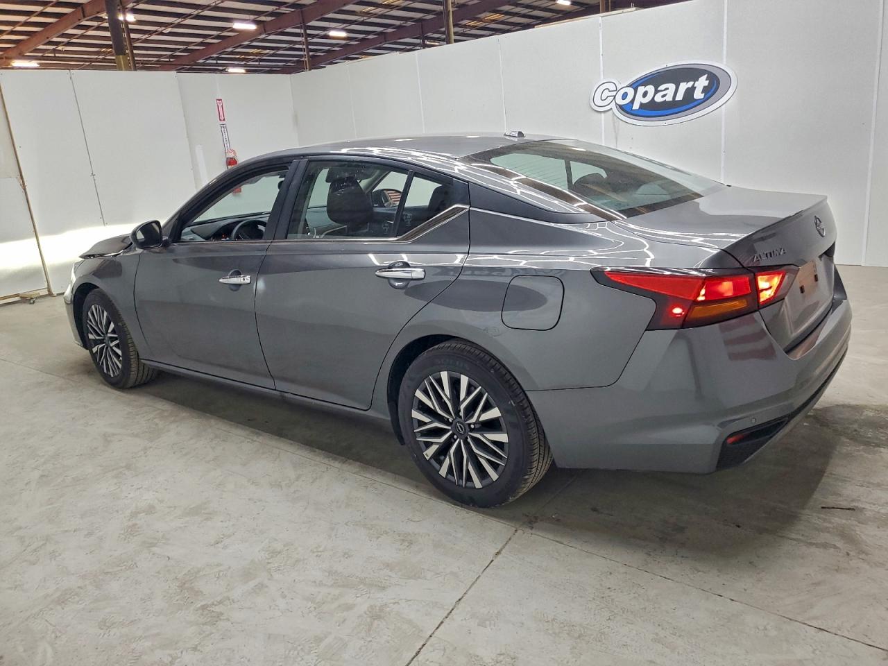 2025 NISSAN ALTIMA SV photo 4