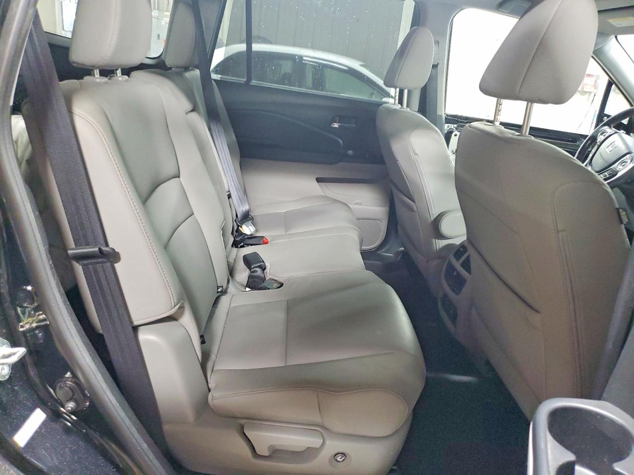 2016 HONDA PILOT TOURING photo 11