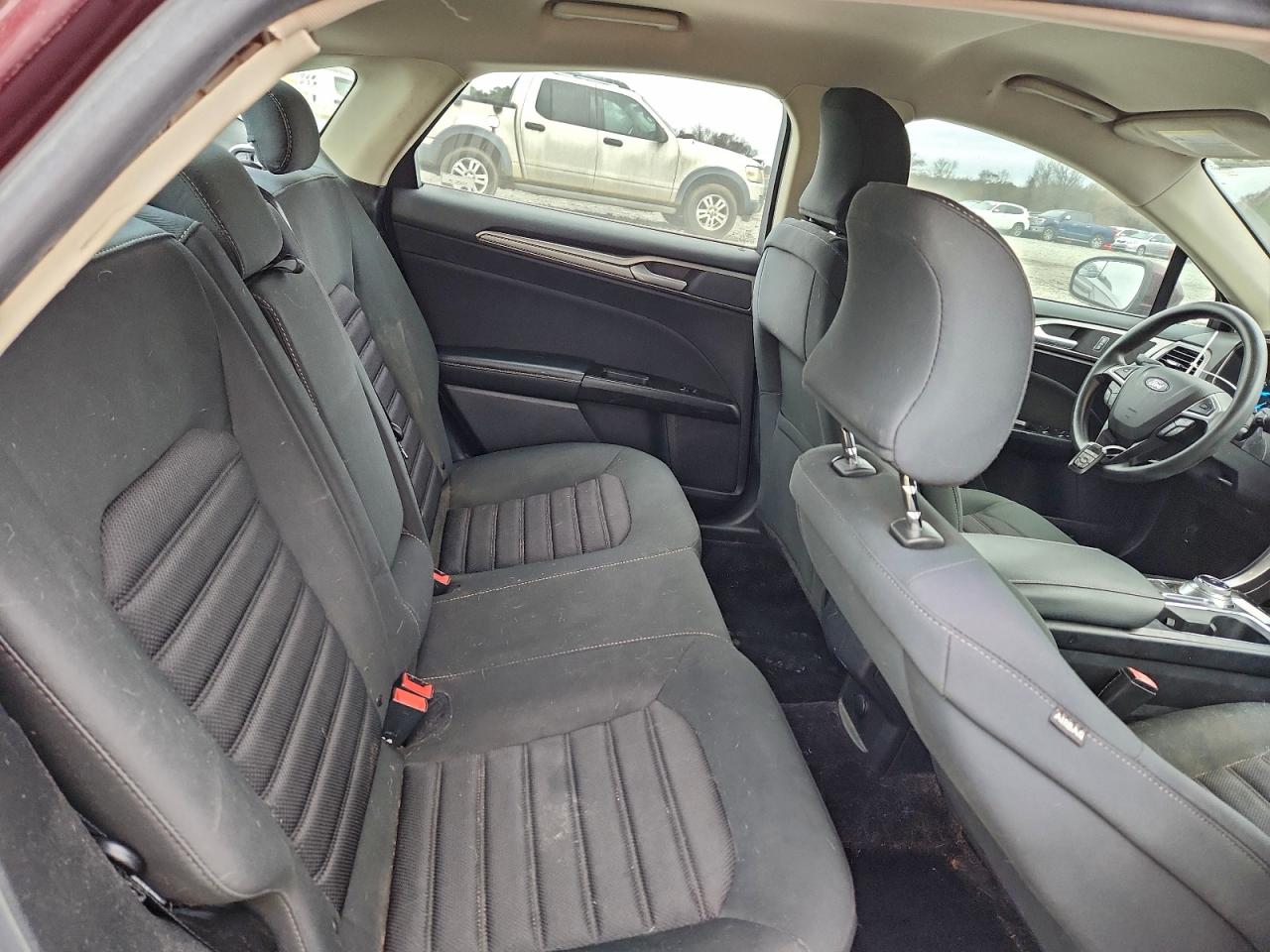2017 FORD FUSION SE photo 10