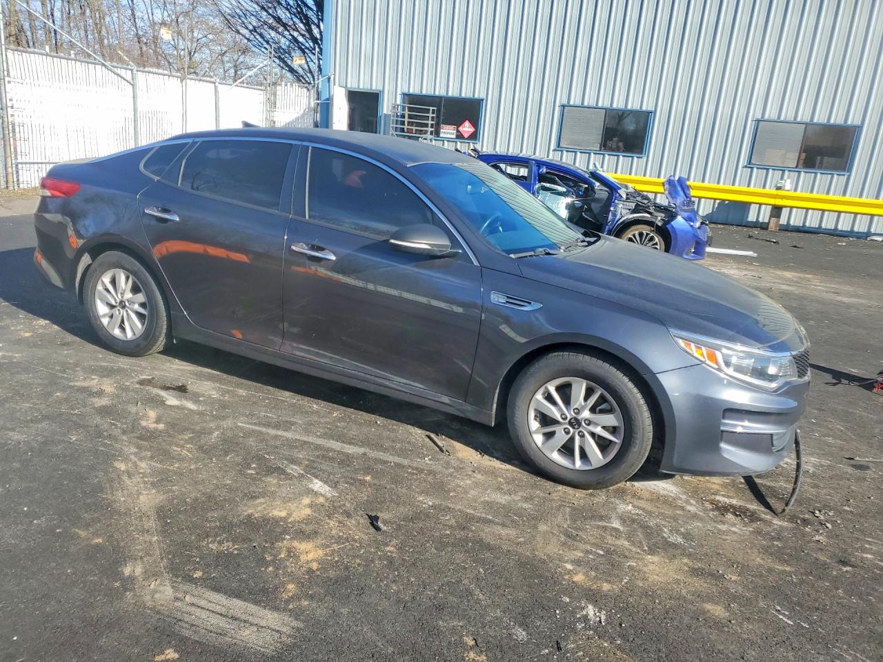 2016 KIA OPTIMA LX photo 4