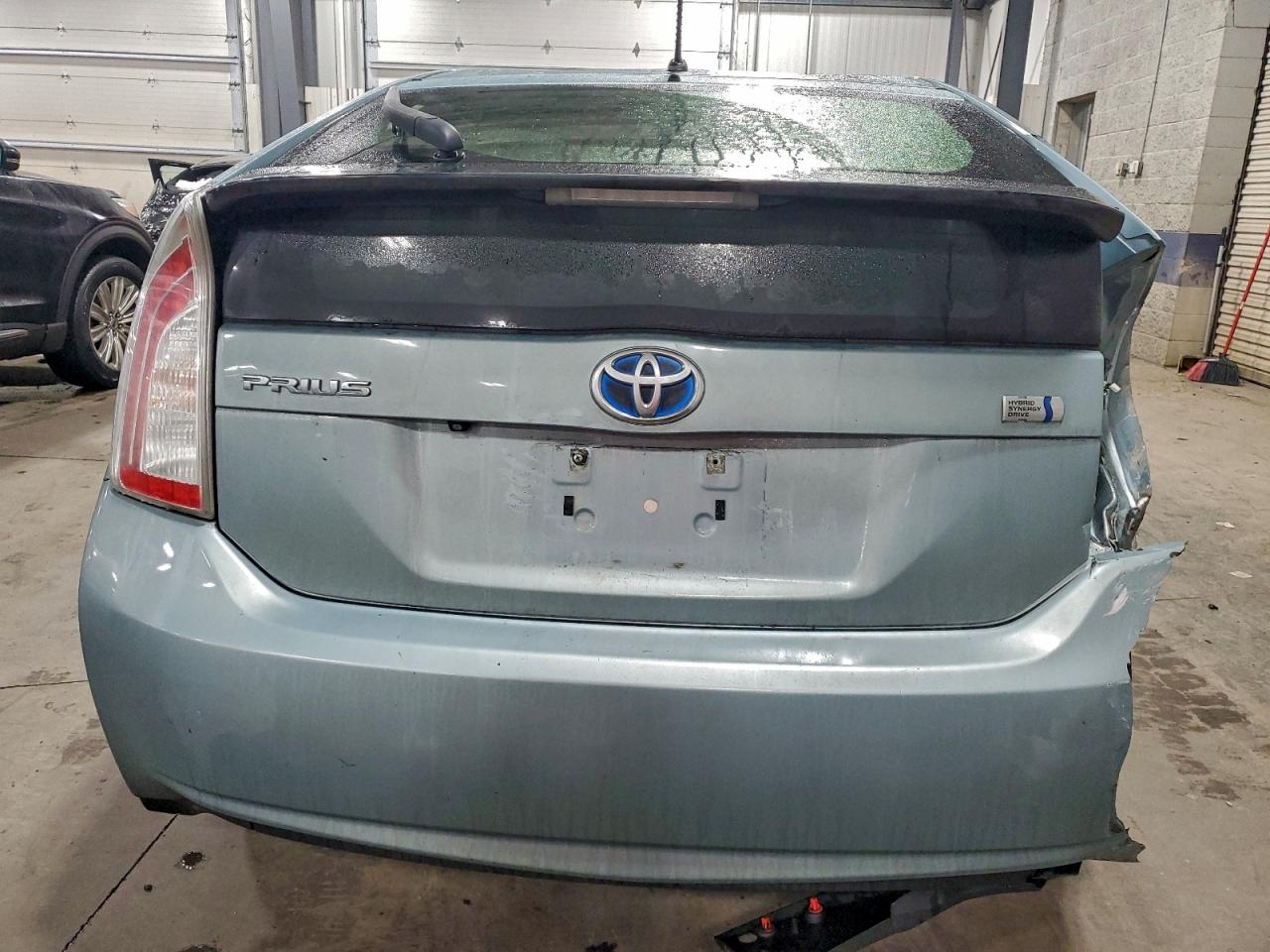 2015 TOYOTA PRIUS photo 11