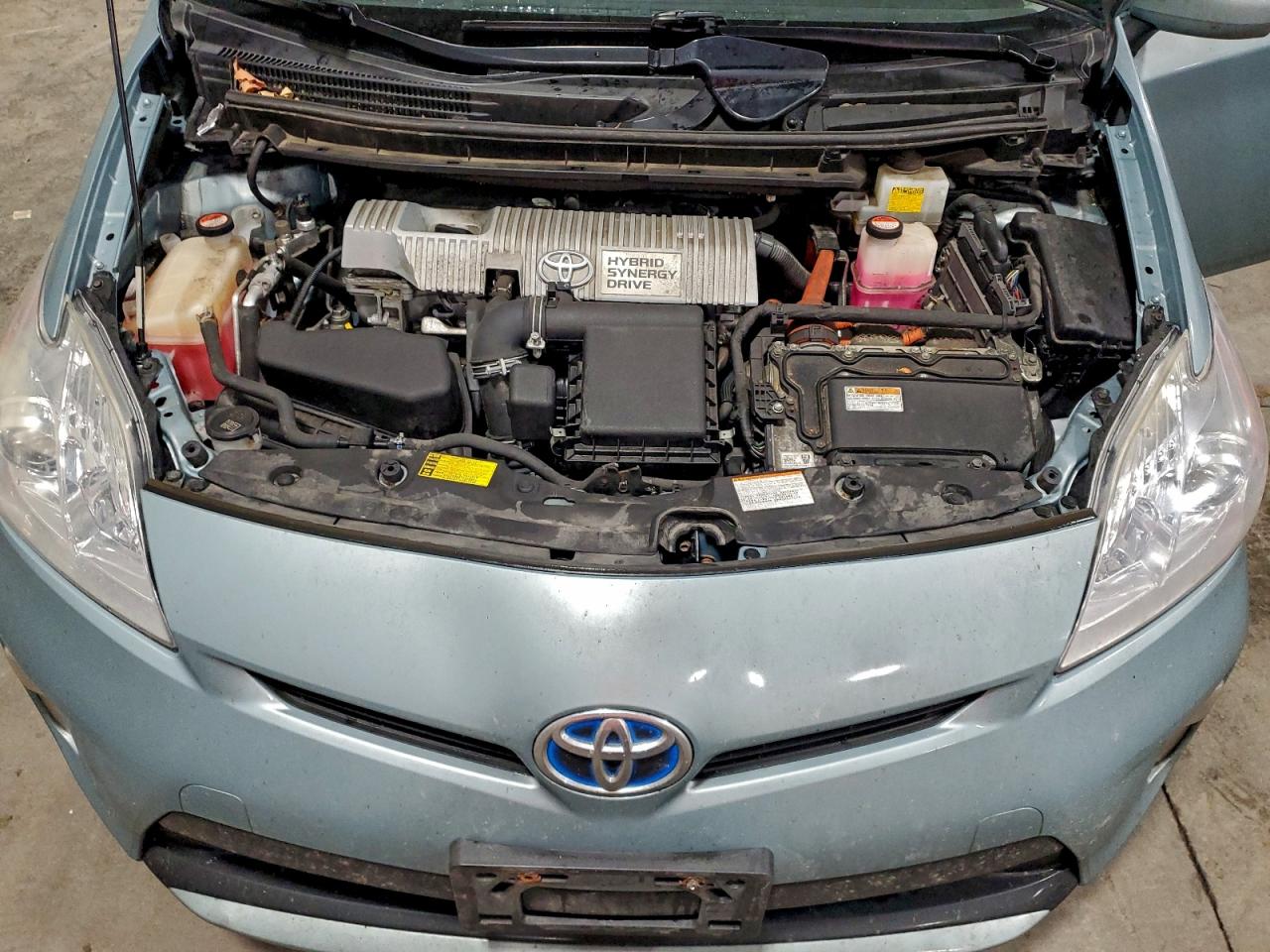 2015 TOYOTA PRIUS photo 23