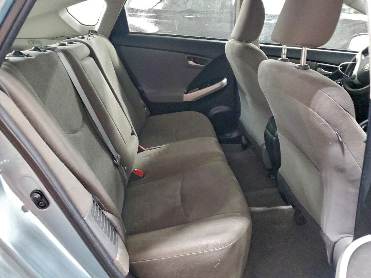 2015 TOYOTA PRIUS photo 21