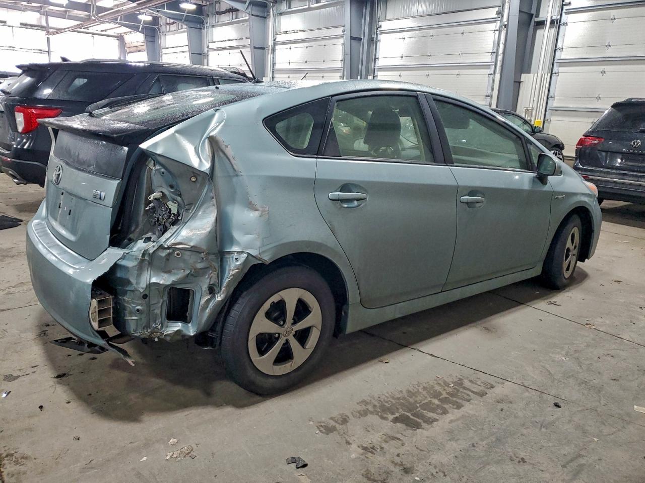 2015 TOYOTA PRIUS photo 5