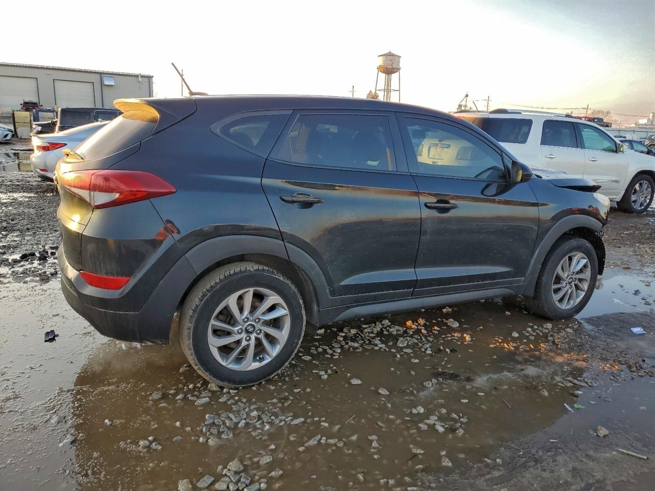 2017 HYUNDAI TUCSON SE photo 3