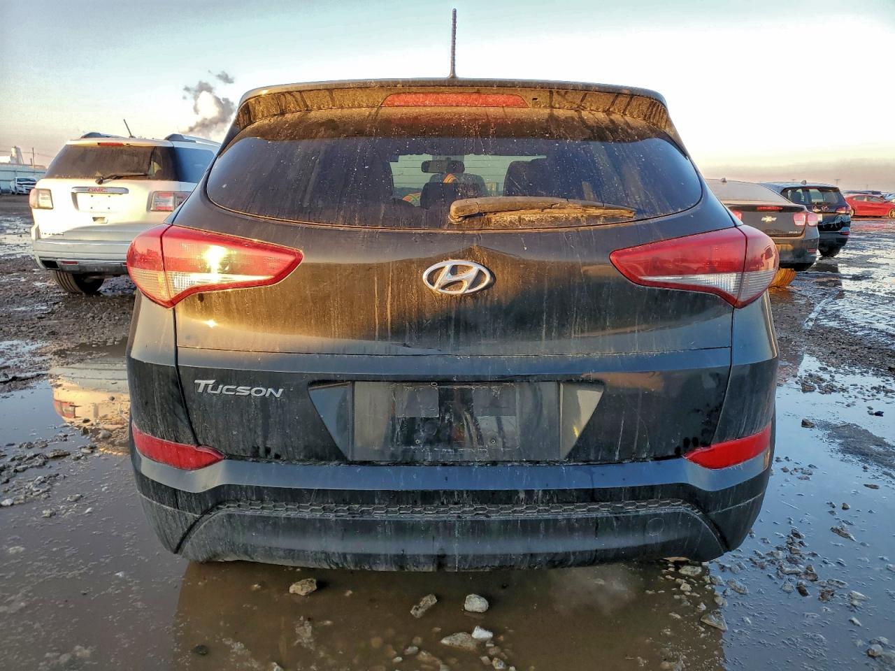 2017 HYUNDAI TUCSON SE photo 6