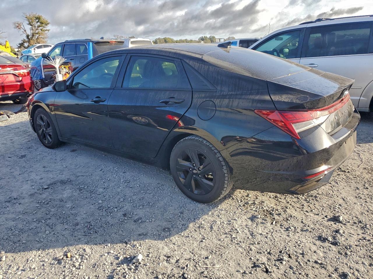 2023 HYUNDAI ELANTRA BLUE photo 2