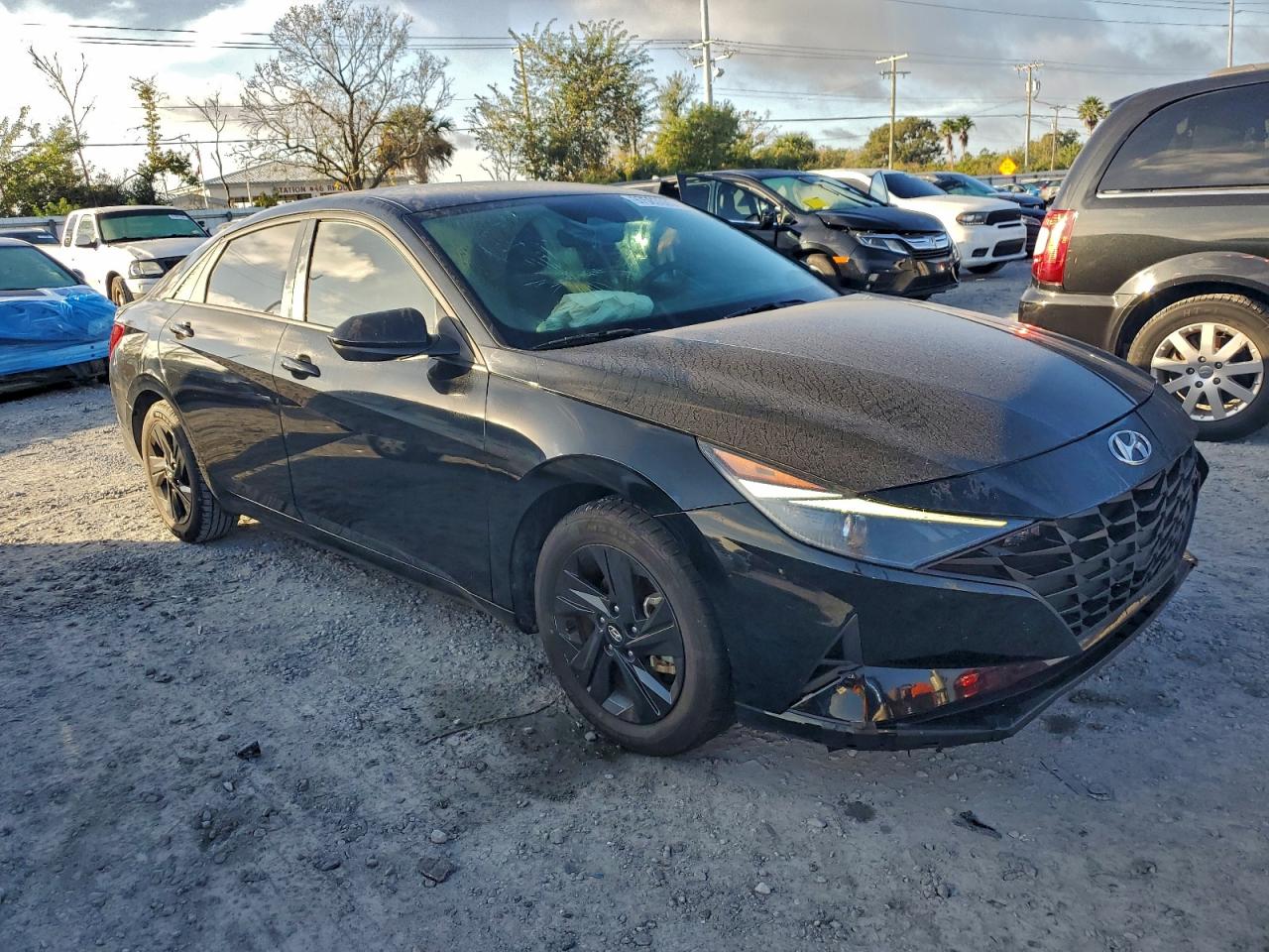 2023 HYUNDAI ELANTRA BLUE photo 4