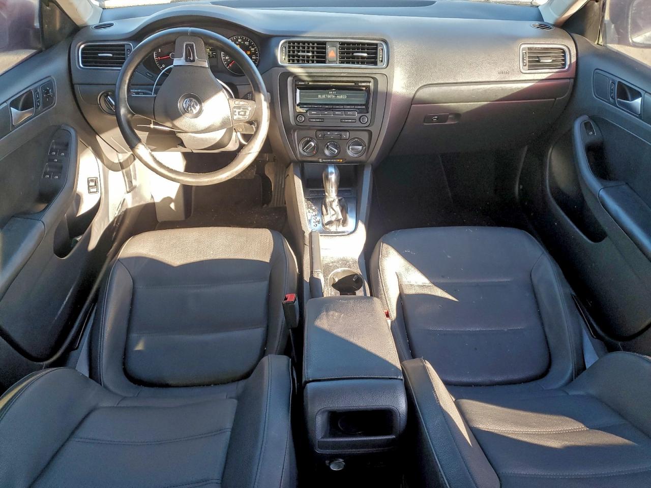 2012 VOLKSWAGEN JETTA photo 8