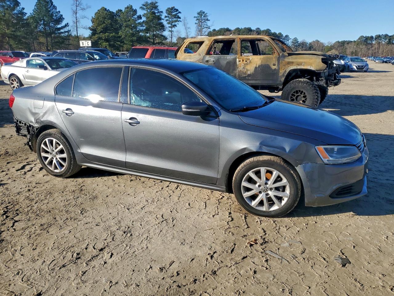 2012 VOLKSWAGEN JETTA photo 4