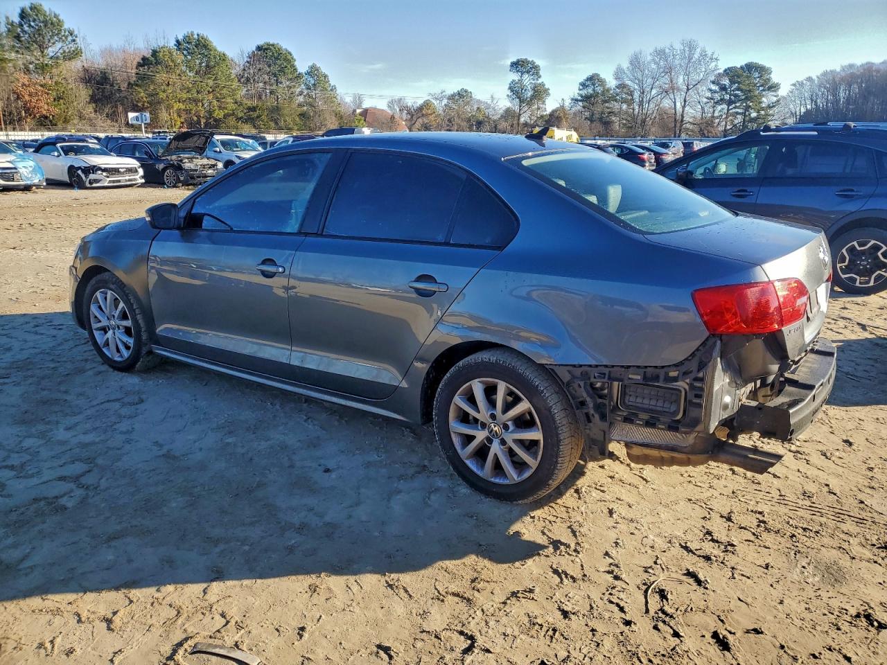 2012 VOLKSWAGEN JETTA photo 2