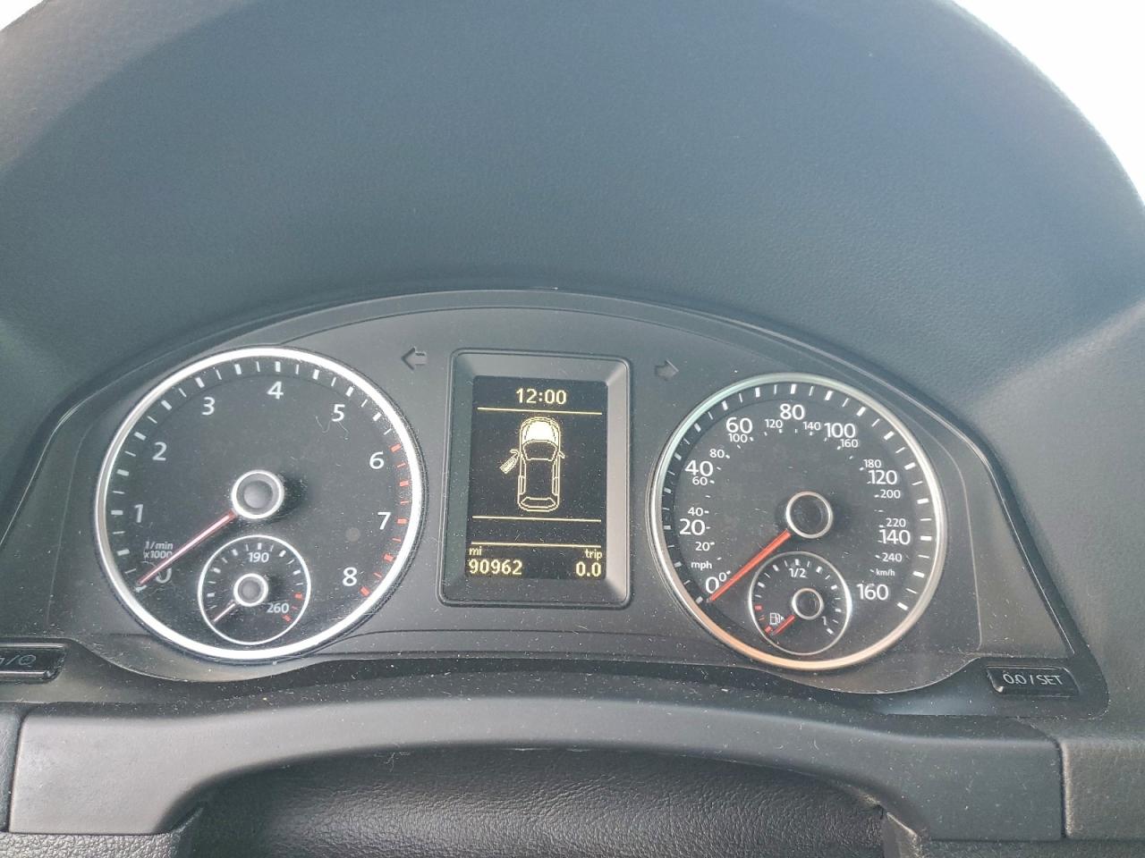2016 VOLKSWAGEN TIGUAN S photo 9