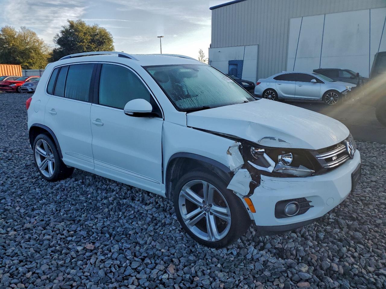 2016 VOLKSWAGEN TIGUAN S photo 4