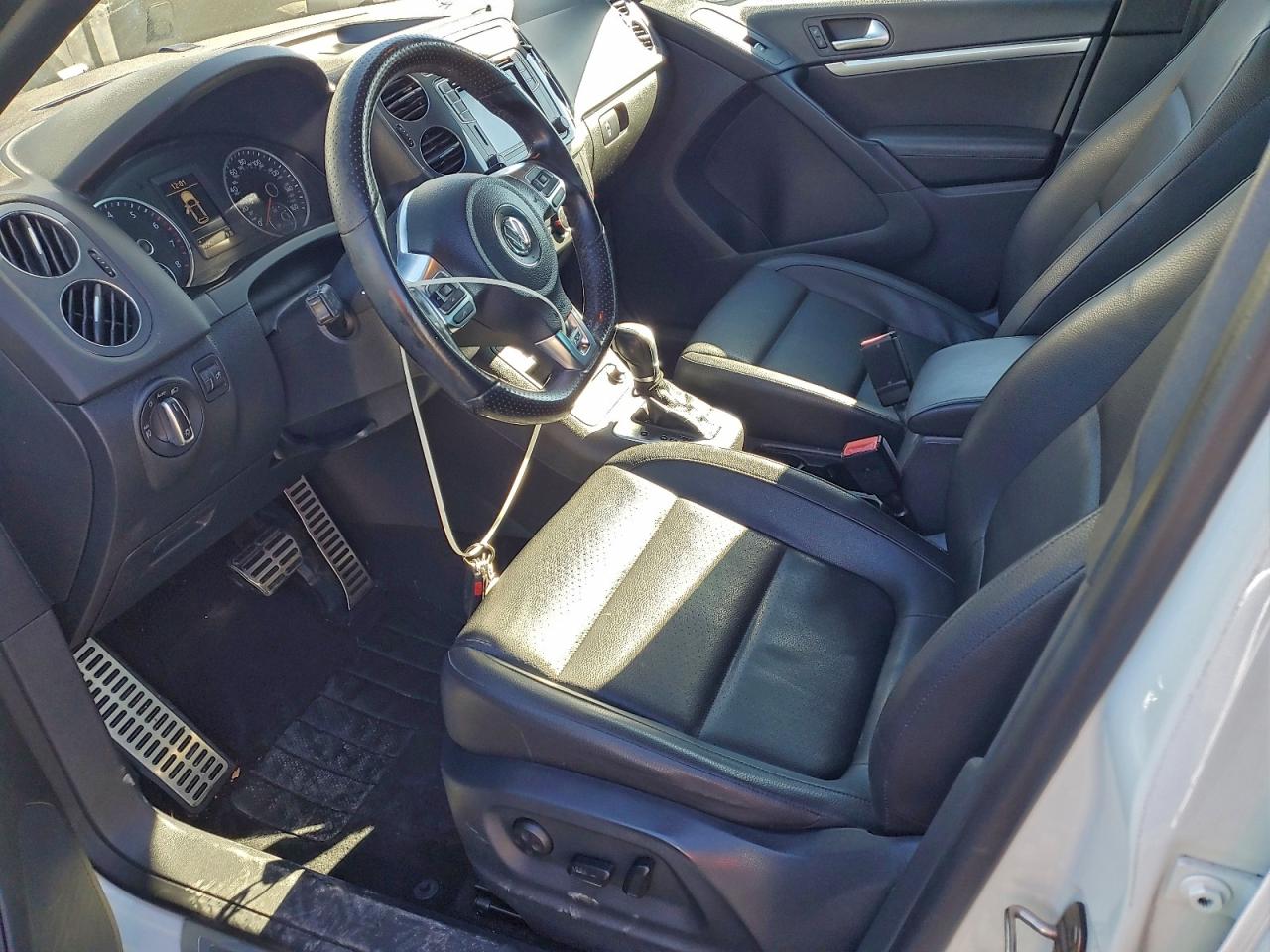 2016 VOLKSWAGEN TIGUAN S photo 7