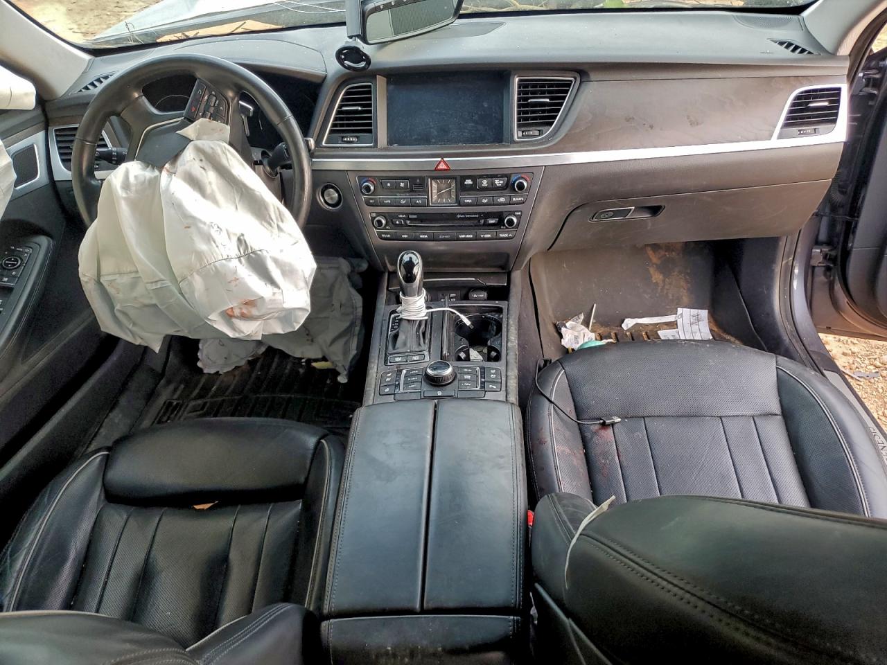 2015 HYUNDAI GENESIS 3.8L photo 8